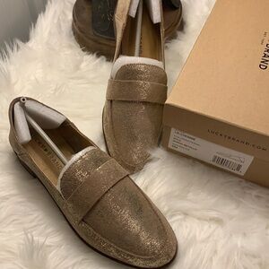 LUCKY BRAND GOLD METALIC NEW IN BOX FLATS